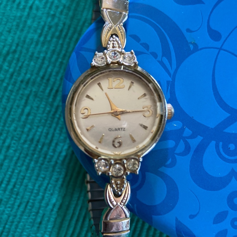 Timeless Women's Quartz Watch with Gold and Silver Accents